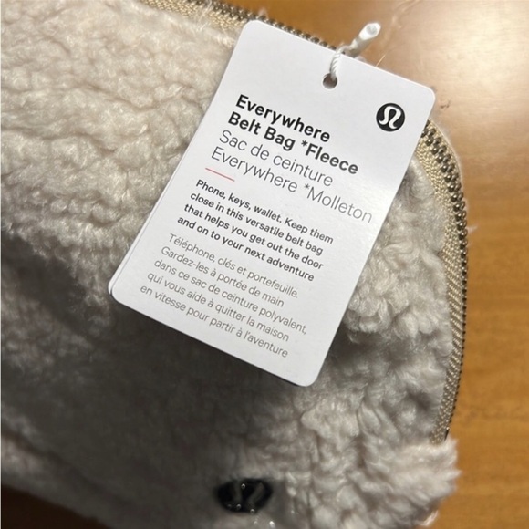 Lululemon Everywhere Fleece belt bag Natural Ivory/Trench color - Picture 6 of 8